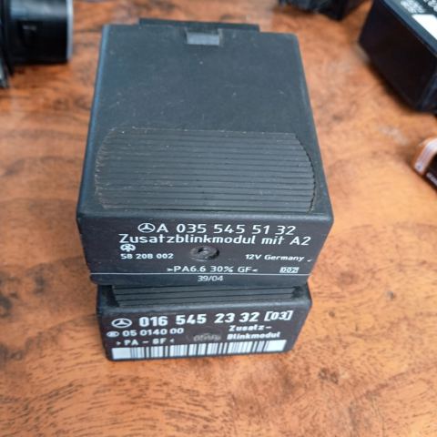 Реле покажчиків поворотів A0355455132 MERCEDES
