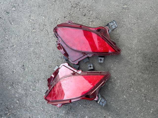 Правий відбивач бампера 814800E060 TOYOTA