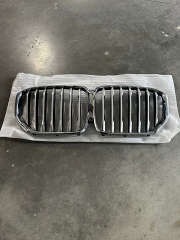 Решітка 51137454887 BMW