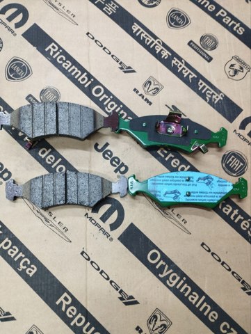 Передні гальмівні колодки 0K2A43323Z HYUNDAI