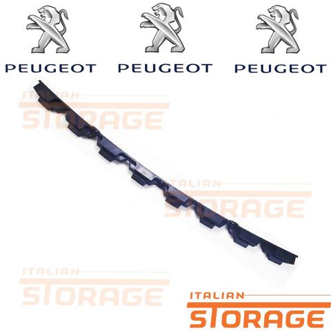 Кронштейн бампера заднього, центральний 741641 PEUGEOT