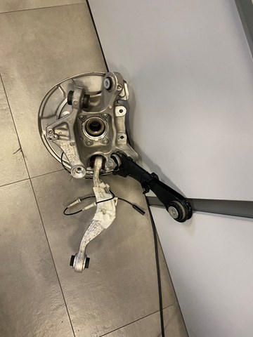 Цапфа права 33306866336 BMW