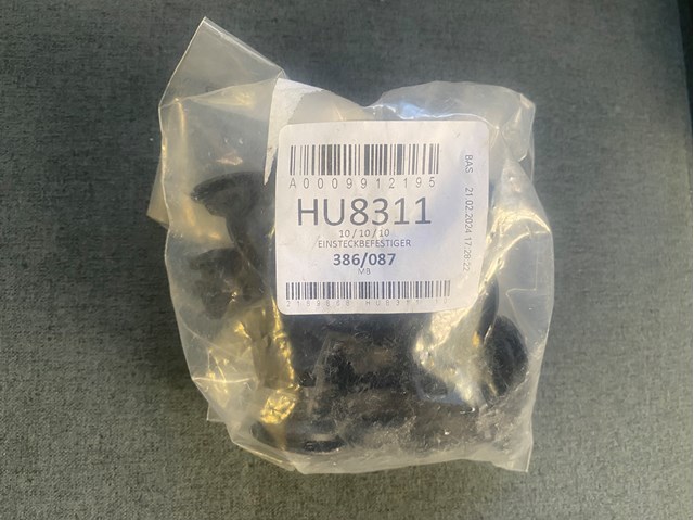 Подушка радіатора охолодження, верхня A0009912195 MERCEDES