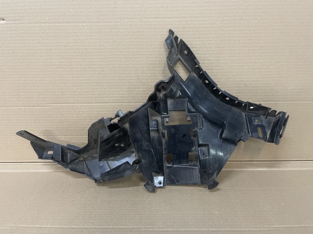Направляюча заднього бампера, ліва LR114959 LAND ROVER