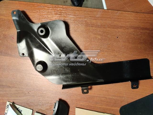 Накладка заднього скла 12521702797 BMW