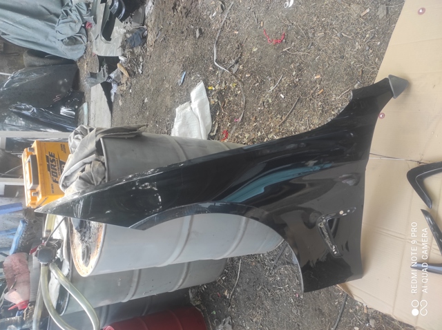 Бічна частина передня ліва 41357438441 BMW