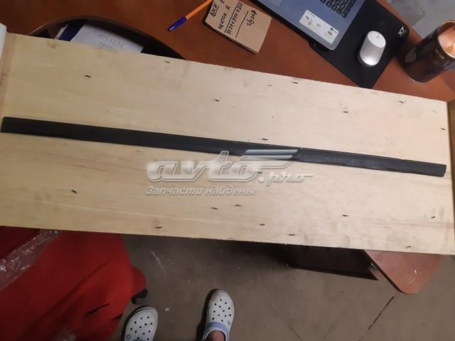 Накладка передньої правої двері 51211944420 BMW