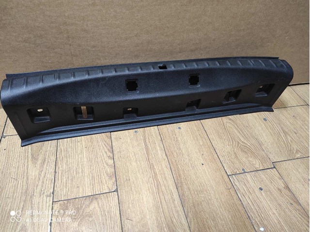 Накладка задньої панелі багажника 51477373574 BMW