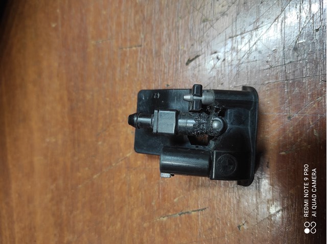 Сопло омивача фари передньої 61667161469 BMW