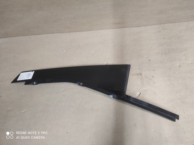 Накладка задньої двері, лівої, вертикальна 7P6839903 VAG