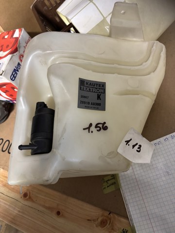 Бачок омивача скла 28910AU300 NISSAN