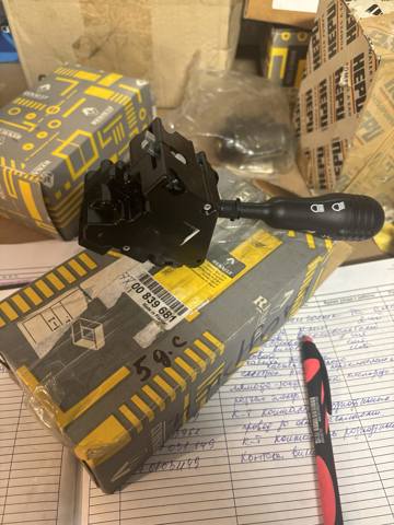 Перемикач підрульовий, лівий 7700839681 RENAULT