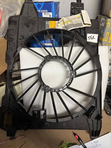 Дифузор (кожух) радіатора охолодження 7701054967 RENAULT