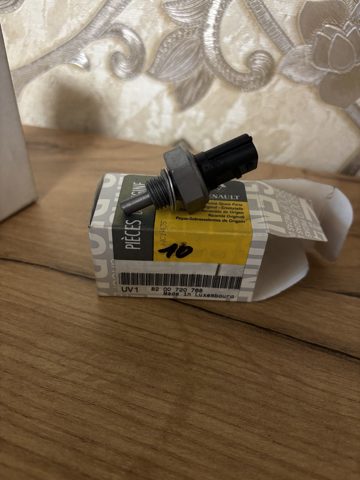 Датчик температури охолоджувальної рідини 8200720768 RENAULT