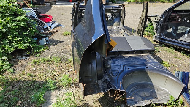 Бічна частина задня ліва 3T5809605C VAG