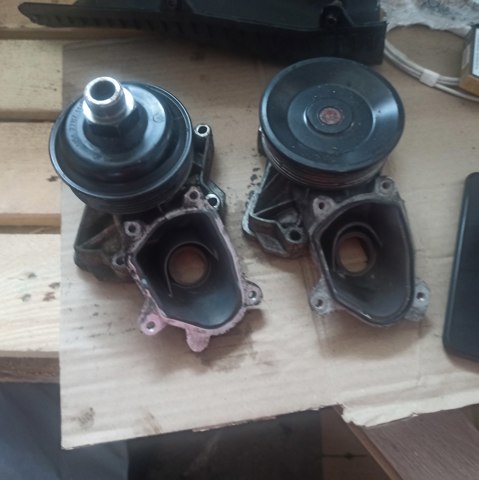 Насос охолодження 11517787111 BMW