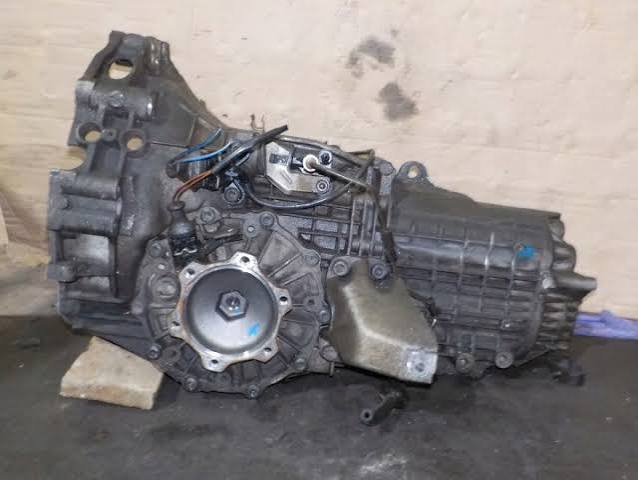 Корпус коробки передач 012301103AD VAG