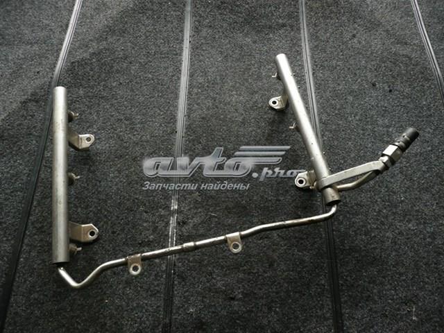 Рампа форсунок системи упорскування палива 06E133681F VAG