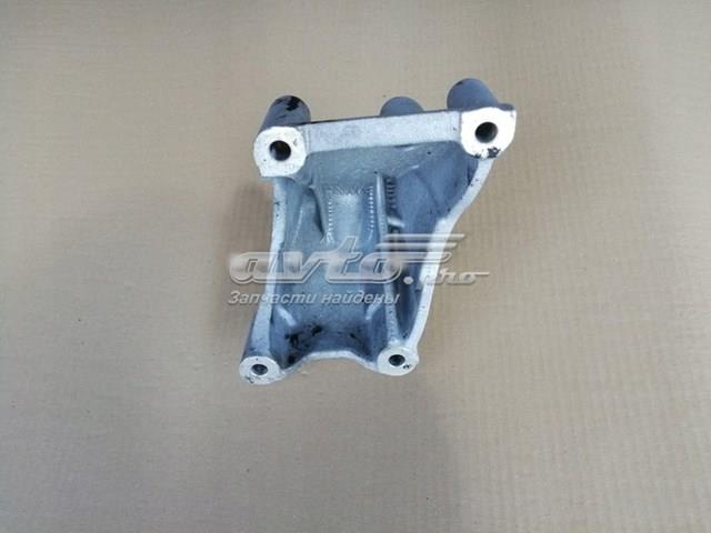 Кронштейн подушки (опори) двигуна, правої 07Z199308B VAG