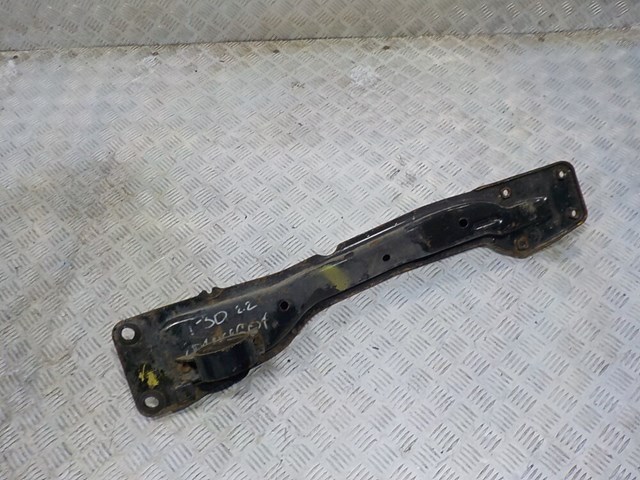 Балка кріплення двигуна 112408H300 NISSAN