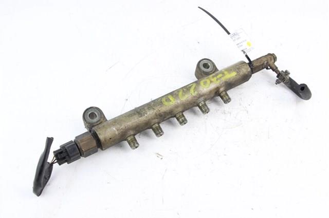 Паливна рампа 17520ES60A NISSAN