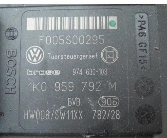 Двигун склопідіймача двері передньої, правої 1K0959792M VAG