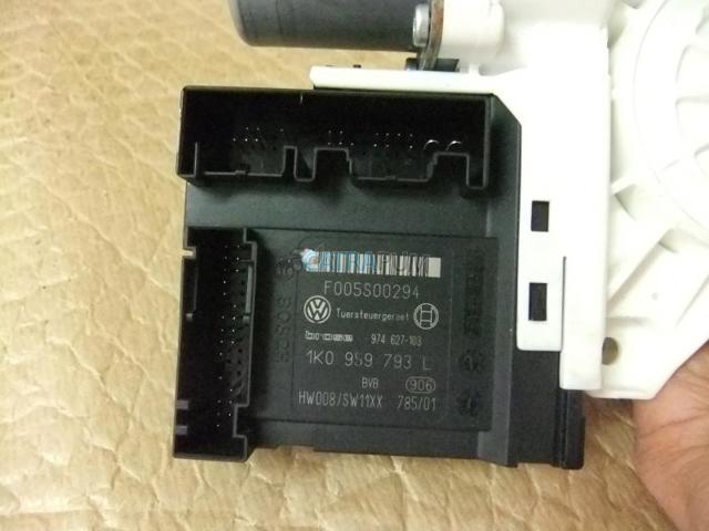 Мотор склопідйомника дверей передніх, лівих 1K0959793L VAG