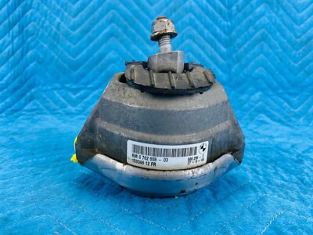 Права подушка двигуна 22116762608 BMW