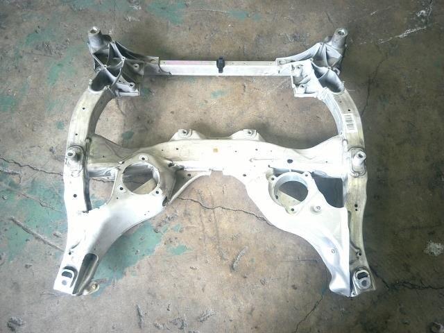 Передня балка 31116796693 BMW
