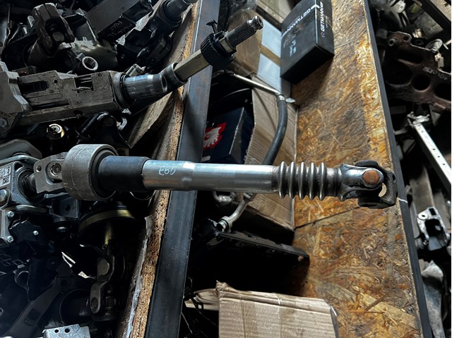 Вал рульової колонки, нижній 32306780893 BMW