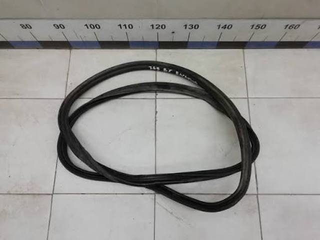 Ущільнювач кришки багажника 3B5827705G VAG
