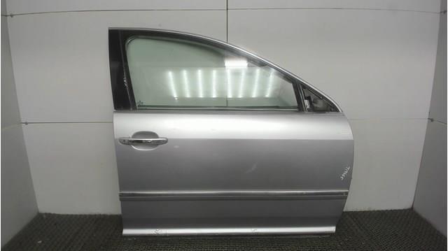 Дверка передня права 3D4831056P VAG