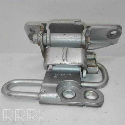Петля водійських дверей 3D4831411C VAG