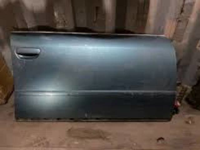 Пасажирські передні двері 4B0831052D VAG