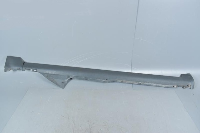 Накладка зовнішня (молдинг) порога, правий 4B0853860 VAG
