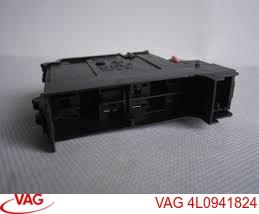 Блок запобіжників задній, салонний 4L0941824 VAG