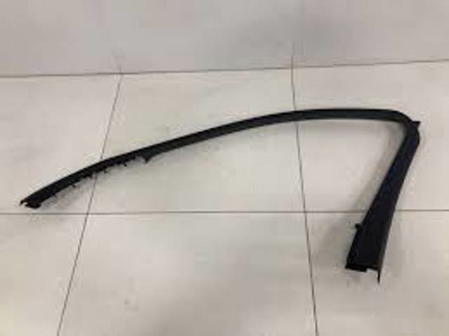 Накладка передньої правої двері 51337177626 BMW