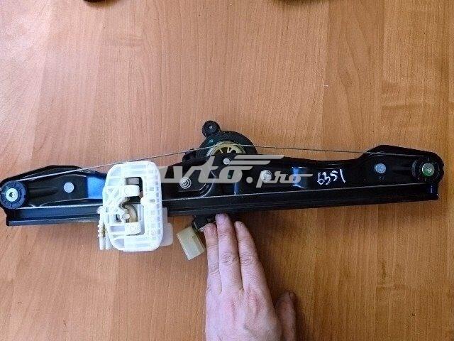 Склопідйомник задніх лівих дверей 51357281887 BMW