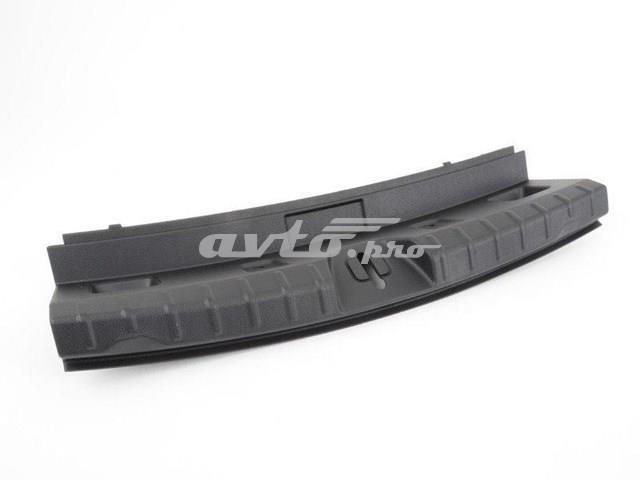 Накладка перегородки 51477351650 BMW