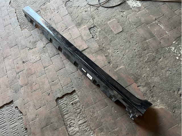 Поріг зовнішній лівий 51777184773 BMW