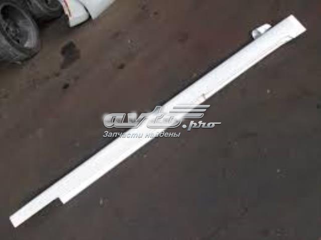 Накладка зовнішня (молдинг) порога, правий 51777225838 BMW