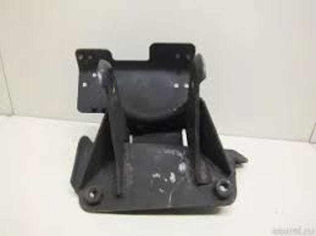 Кронштейн подушки (опори) двигуна, лівої 52059053 CHRYSLER