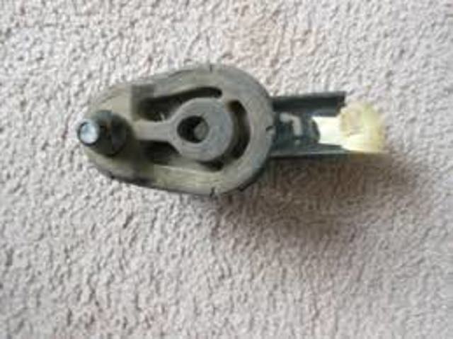 Подушка кріплення глушника 52101068AA CHRYSLER