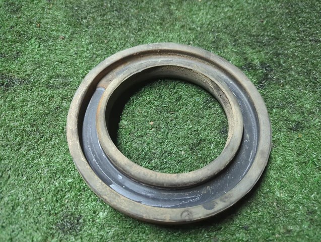 Проставка (гумове кільце) пружини задньої, верхня 540348H500 NISSAN