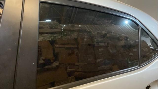 Скло заднє ліве 6810402410 TOYOTA