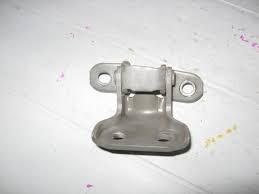 Петля водійських дверей 687400D071 TOYOTA