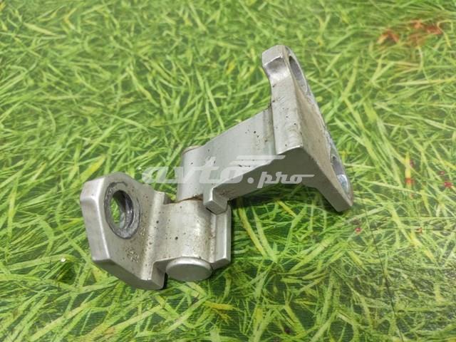 Петля задніх дверей, лівих 6878030150 TOYOTA