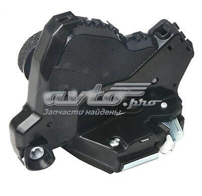 Замок передніх пасажирських дверей 690300C050 TOYOTA