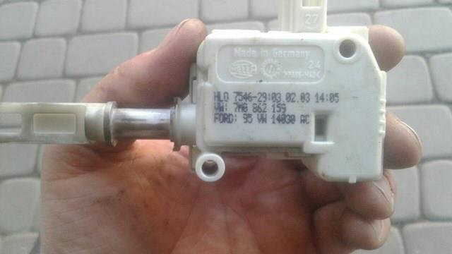 Мотор-привід відкр/закр. замку багажника (3/5-х дв.) 7M0862159 VAG