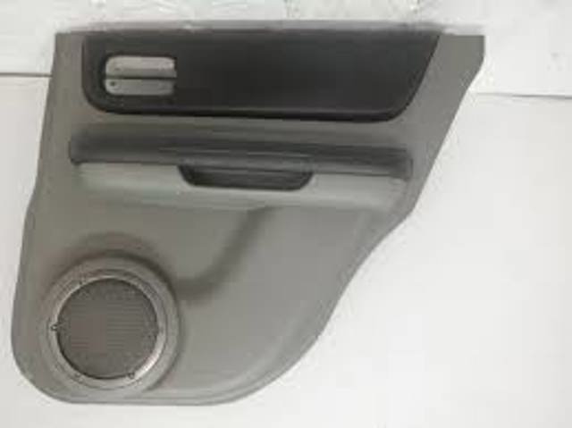 Внутрішня обшивка правих задніх дверей 829008H300 NISSAN